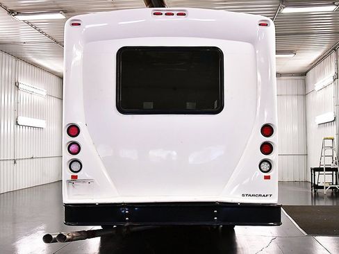 Used 2017 Ford F550 2WD Regular Cab Super Duty image 6