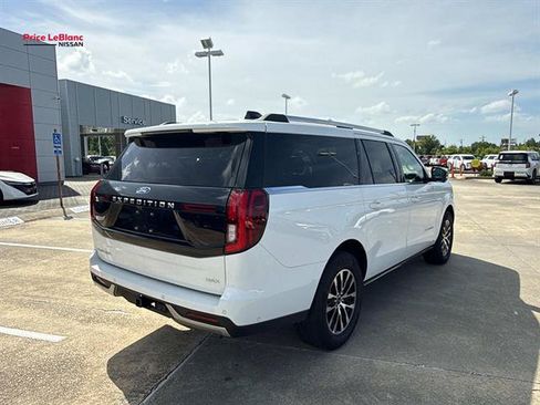 Used 2025 Ford Expedition Max Platinum AWD/4WD image 7