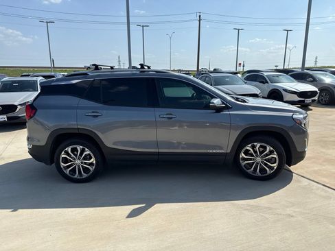 Used 2020 GMC Terrain SLT w/ Preferred Package FWD image 4