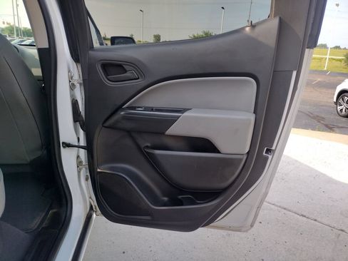 Used 2019 Chevrolet Colorado W/T RWD image 23