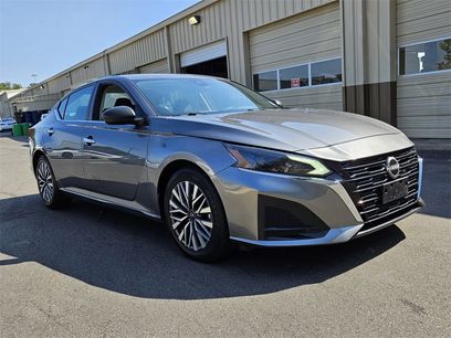 Used 2024 Nissan Altima 2.5 SV