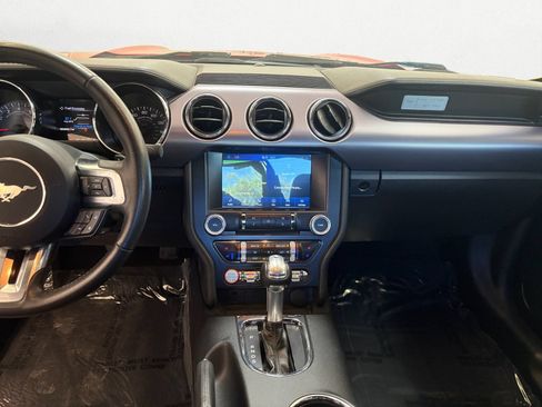 Used 2017 Ford Mustang Coupe RWD image 10