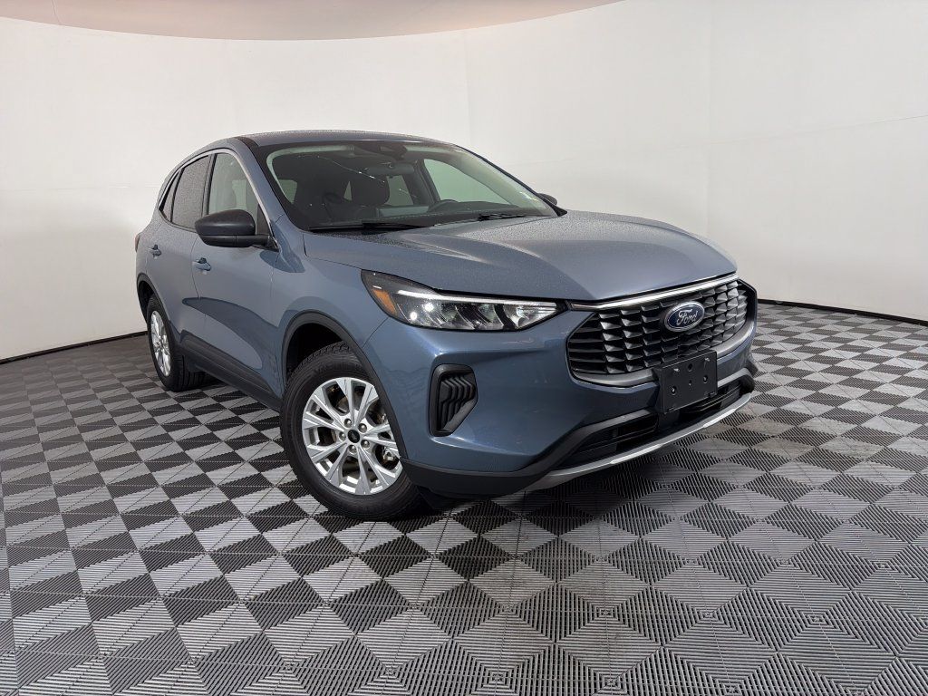 Used 2023 Ford Escape Active w/ Tech Pack #1 AWD/4WD 360° Tour