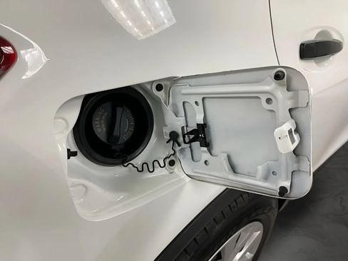 Used 2017 Nissan Rogue S FWD image 29