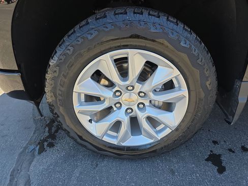 Used 2024 Chevrolet Silverado 1500 Custom AWD/4WD image 18