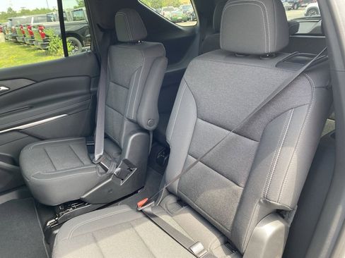 New 2025 Chevrolet Traverse LT image 24