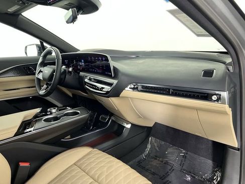 Used 2026 Cadillac Lyriq V image 30