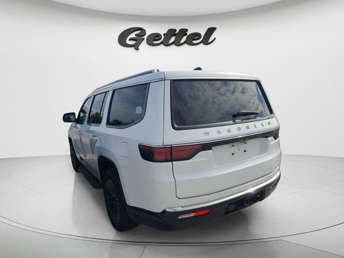 Used 2024 Jeep Wagoneer Series II w/ Flexible Seating Group RWD image 5