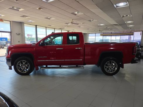 Used 2017 GMC Sierra 1500 SLT w/ SLT Premium Package AWD/4WD image 4