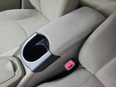 Used 2012 Toyota Prius Two FWD image 17