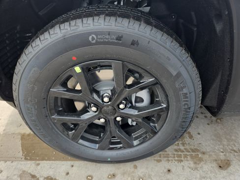 New 2026 Jeep Grand Cherokee Altitude AWD/4WD image 23
