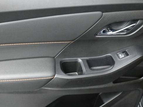 Used 2021 Chevrolet Traverse LT FWD image 25