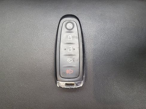 Used 2017 Ford Escape Titanium FWD image 32