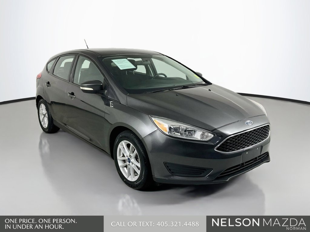 Used 2018 Ford Focus SE FWD image 3
