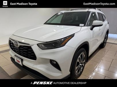 Used 2023 Toyota Highlander XLE