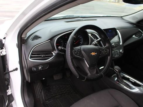 Used 2021 Chevrolet Malibu LT FWD image 5