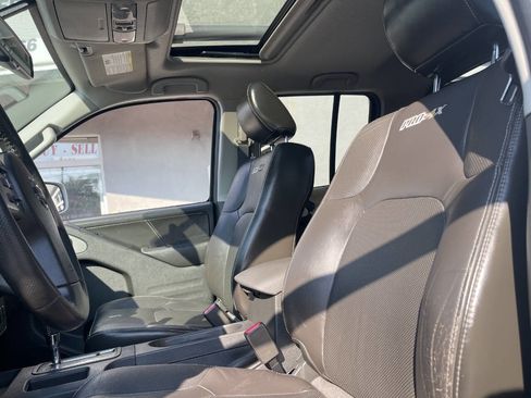 Used 2016 Nissan Frontier PRO-4X w/ Pro-4x Luxury Package image 16