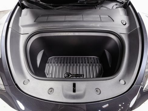 Used 2024 Tesla Model Y Long Range image 27