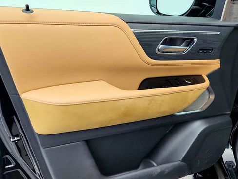 Used 2025 INFINITI QX80 Sensory w/ Exterior Package image 10