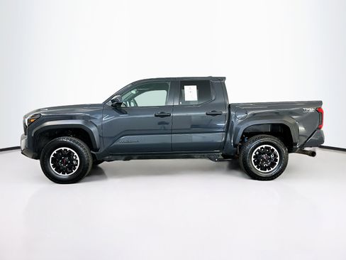 Used 2025 Toyota Tacoma TRD Off-Road image 4