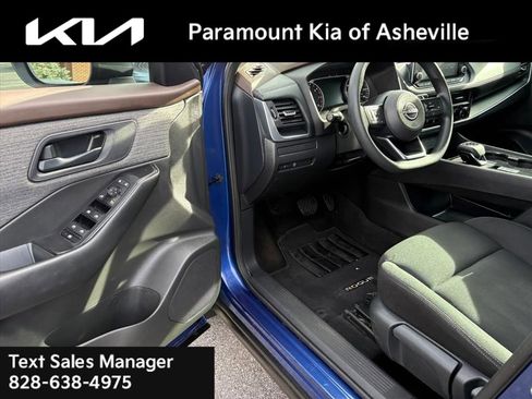 Used 2023 Nissan Rogue S image 15