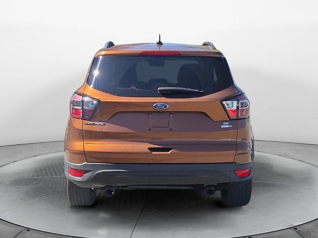 Used 2017 Ford Escape SE w/ SE Sport Appearance Package AWD/4WD image 4