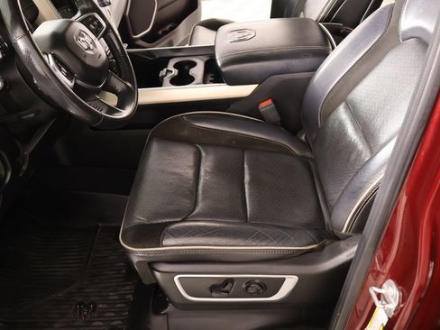 Used 2019 RAM 1500 Laramie AWD/4WD image 11