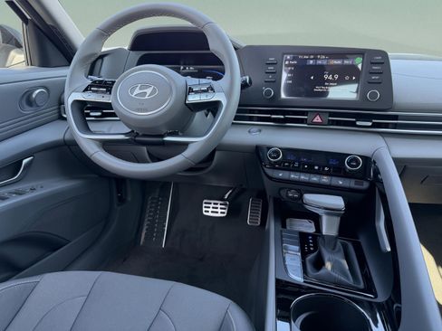 New 2026 Hyundai Elantra SEL Sport FWD image 6