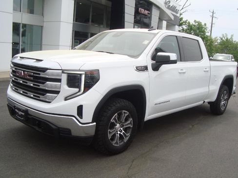 Used 2023 GMC Sierra 1500 SLE AWD/4WD image 1