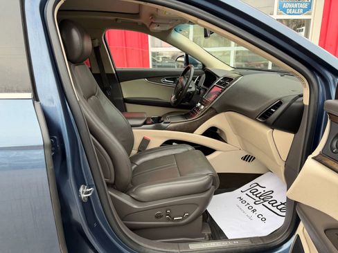 Used 2019 Lincoln Nautilus Reserve image 14