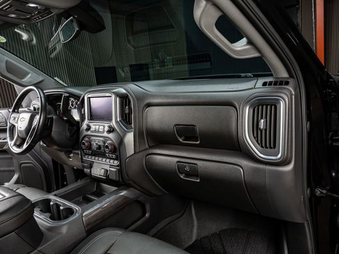 Used 2019 Chevrolet Silverado 1500 LTZ w/ LTZ Plus Package image 17