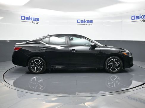 Used 2024 Nissan Sentra SV image 9