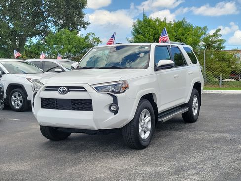 Used 2022 Toyota 4Runner SR5 RWD image 4