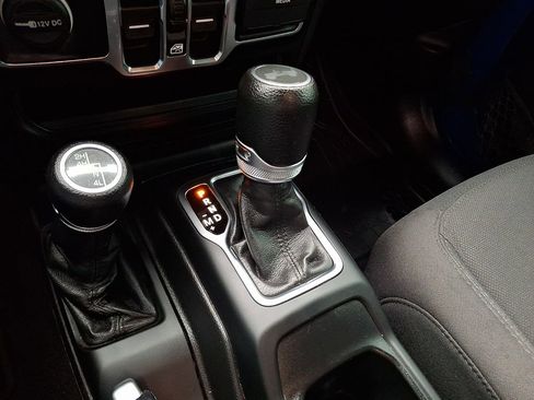 Used 2022 Jeep Wrangler Unlimited Sport AWD/4WD image 16