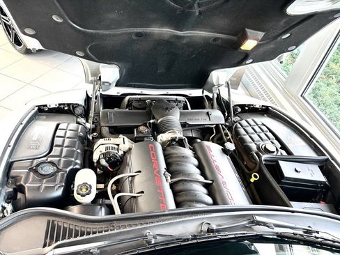 Used 1998 Chevrolet Corvette Coupe w/ Memory Pkg RWD image 16