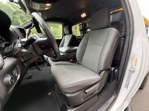 Used 2024 RAM 3500 Tradesman w/ Snow Chief Group AWD/4WD image 17