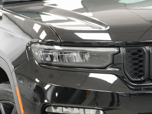 New 2025 Jeep Grand Cherokee Limited w/ Trailer Tow Package image 5