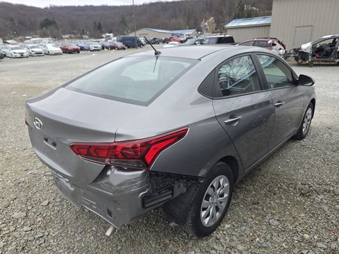 Used 2022 Hyundai Accent SE image 3