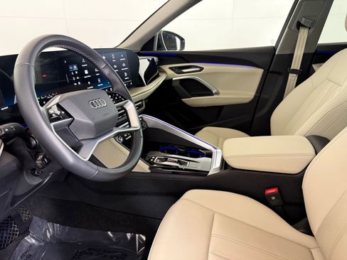 Certified 2025 Audi Q5 Premium w/ Convenience Package image 5