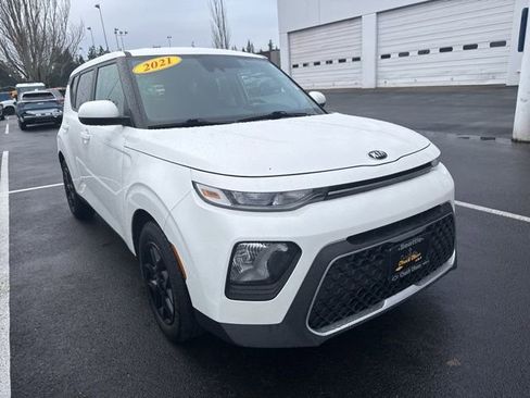 Certified 2021 Kia Soul S image 3