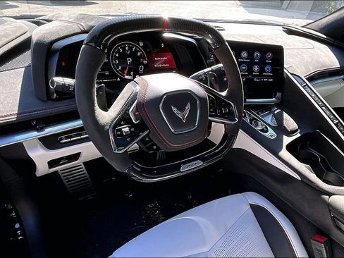 Used 2023 Chevrolet Corvette Z06 RWD image 3
