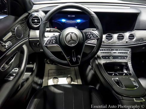 Used 2022 Mercedes-Benz E 350 4MATIC Sedan image 16