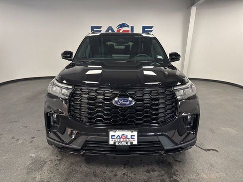 New 2026 Ford Explorer ST-Line w/ ST-Line Street Pack AWD/4WD image 3