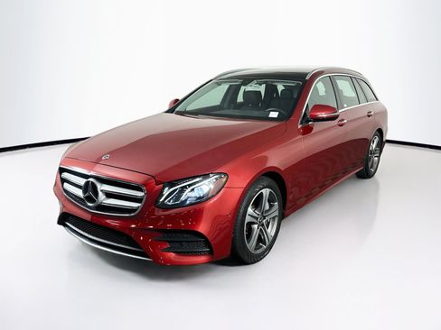 Used 2018 Mercedes-Benz E 400 4MATIC Wagon w/ Premium 1 Package image 3