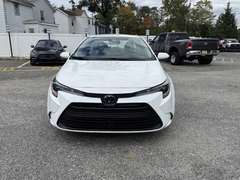 Used 2024 Toyota Corolla LE image 3