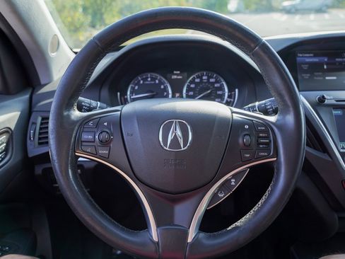 Used 2018 Acura MDX SH-AWD image 15