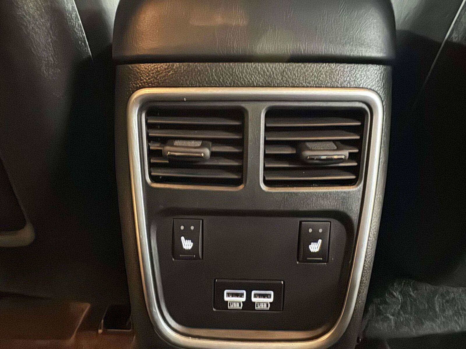 Used 2018 Dodge Charger R/T w/ Plus Group RWD image 32