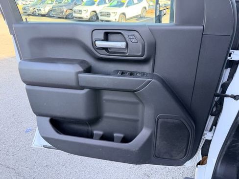 Used 2024 GMC Sierra 2500 Pro w/ Convenience Package image 10