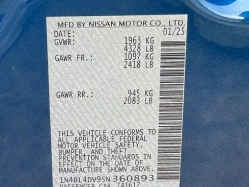 Used 2025 Nissan Altima 2.5 SV image 34