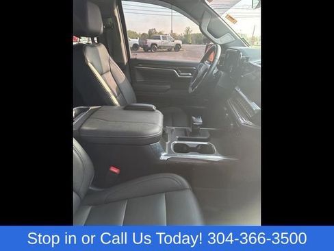 Used 2024 Chevrolet Silverado 1500 LT Trail Boss w/ LT Trail Boss Premium Package AWD/4WD image 3